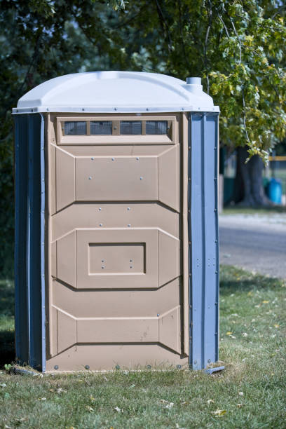 Portable Toilet Options We Offer in Freer, TX