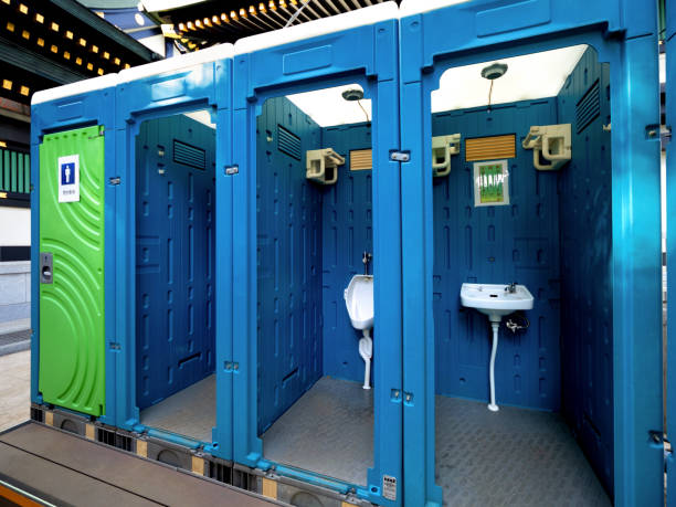 Porta potty delivery and setup in Freer, TX